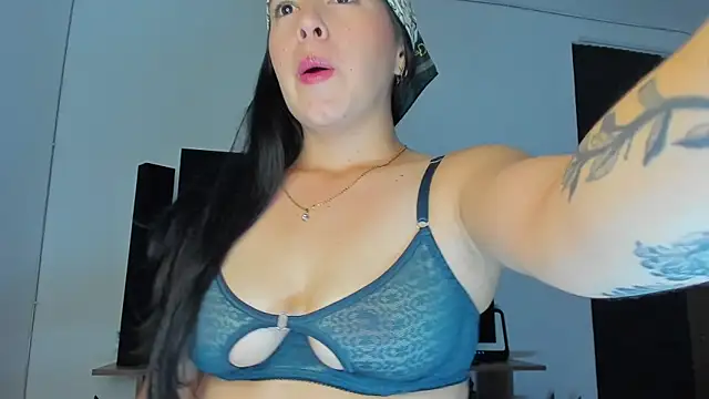 tianastone  online show from November 27, 2025, 2:57 am