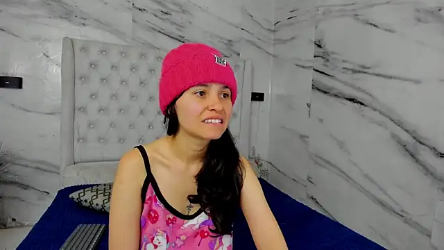 Snapshot of Ari_and_Storm chatting on October 2, 2025, 2:35 pm Ari and Storm online show from October 2, 2025, 2:35 pm