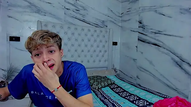 Snapshot of Ari_and_Storm chatting on October 10, 2025, 1:54 pm Ari and Storm online show from October 10, 2025, 1:54 pm