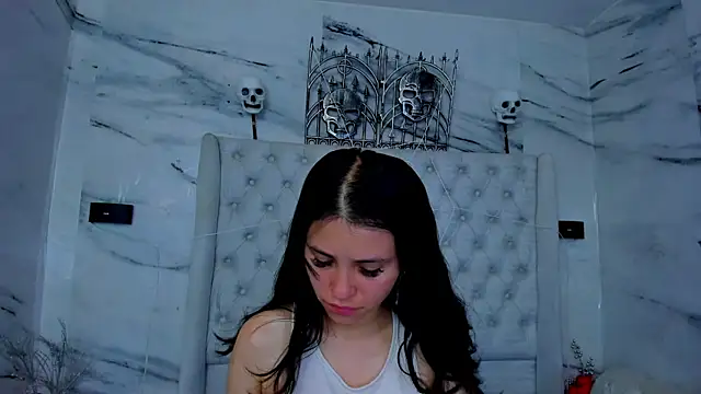 Snapshot of Ari_and_Storm chatting on November 2, 2025, 1:35 pm Ari and Storm online show from November 2, 2025, 1:35 pm