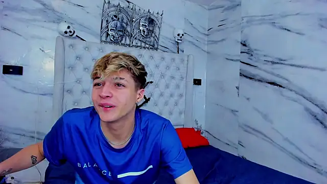 Snapshot of Ari_and_Storm chatting on November 8, 2025, 3:12 pm Ari and Storm online show from November 8, 2025, 3:12 pm