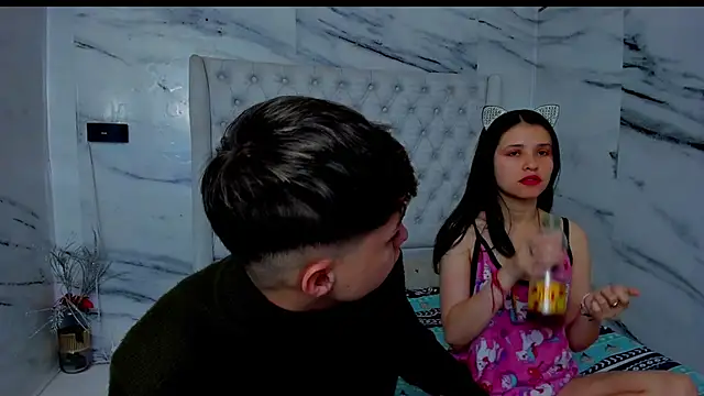 Snapshot of Ari_and_Storm chatting on November 23, 2025, 1:11 pm Ari and Storm online show from November 23, 2025, 1:11 pm