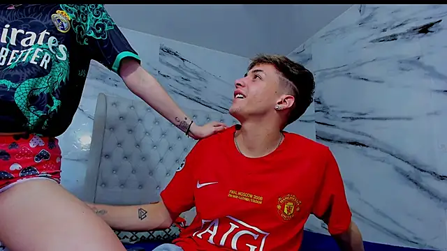 Snapshot of Ari_and_Storm chatting on November 28, 2025, 3:36 pm Ari and Storm online show from November 28, 2025, 3:36 pm