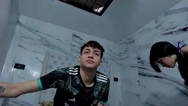 Snapshot of Ari_and_Storm chatting on December 5, 2025, 1:42 pm Ari and Storm online show from December 5, 2025, 1:42 pm