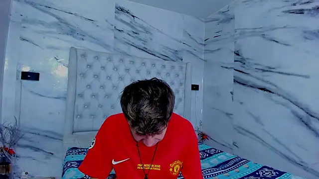 Snapshot of Ari_and_Storm chatting on December 14, 2025, 1:38 pm Ari and Storm online show from December 14, 2025, 1:38 pm