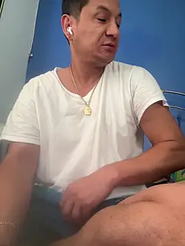 Snapshot of stevo170t chatting on October 10, 2025, 4:28 pm stevo170t online show from October 10, 2025, 4:28 pm