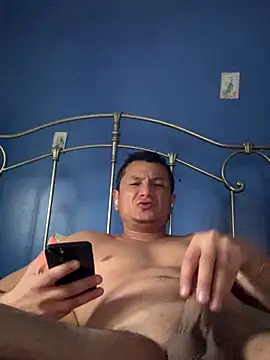 Snapshot of stevo170t chatting on November 9, 2025, 8:29 pm stevo170t online show from November 9, 2025, 8:29 pm