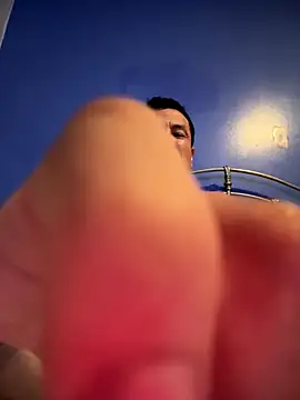 Snapshot of stevo170t chatting on November 16, 2025, 10:37 pm stevo170t online show from November 16, 2025, 10:37 pm