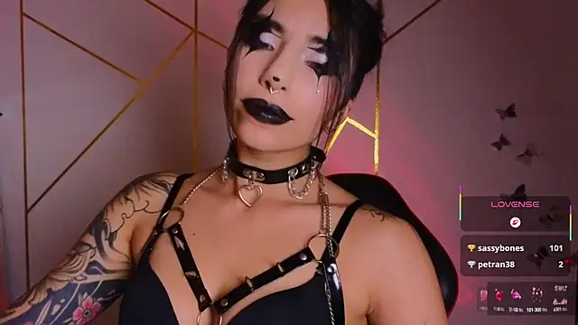 Snapshot of Hollyxx_ chatting on October 4, 2025, 5:38 am Hollyxx  online show from October 4, 2025, 5:38 am