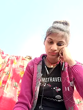 Snapshot of Jyoti_thakurr chatting on November 21, 2025, 3:27 am Jyoti thakurr online show from November 21, 2025, 3:27 am