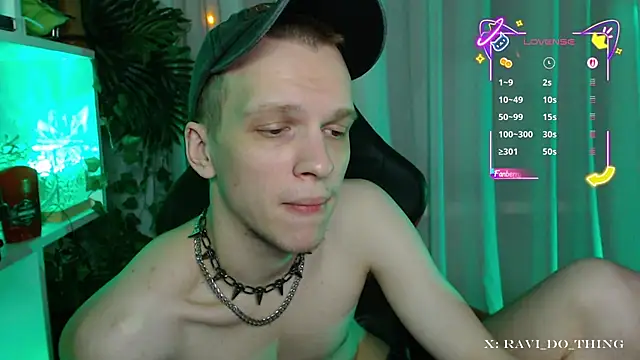 frozen boy online show from December 15, 2025, 4:55 pm