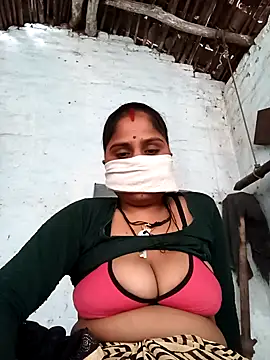 Sheema tyagi online show from November 3, 2025, 8:04 am