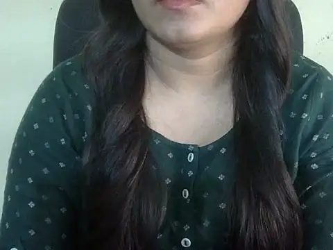 Aanya Hazel online show from October 31, 2025, 1:56 pm