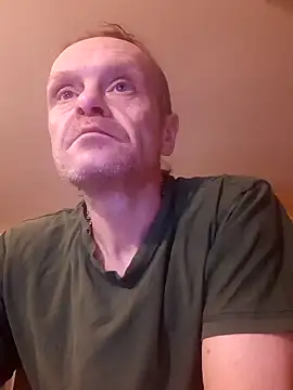 Snapshot of Kuba_Gd chatting on December 7, 2024, 8:05 pm Kuba Gd online show from December 7, 2024, 8:05 pm