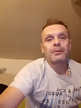 Snapshot of Kuba_Gd chatting on January 11, 2025, 2:04 pm Kuba Gd online show from January 11, 2025, 2:04 pm