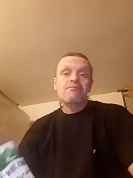 Snapshot of Kuba_Gd chatting on February 5, 2025, 7:42 pm Kuba Gd online show from February 5, 2025, 7:42 pm