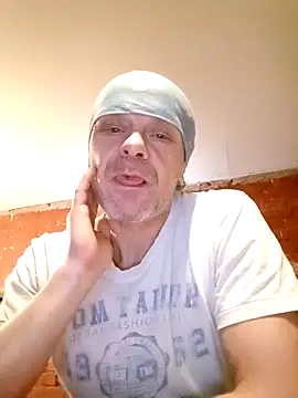 Snapshot of Kuba_Gd chatting on September 27, 2025, 1:54 am Kuba Gd online show from September 27, 2025, 1:54 am