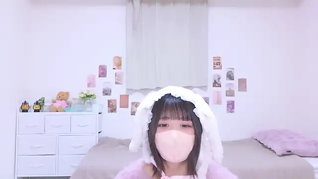 Snapshot of Hinata_Sun chatting on November 27, 2025, 10:06 am Hinata Sun online show from November 27, 2025, 10:06 am