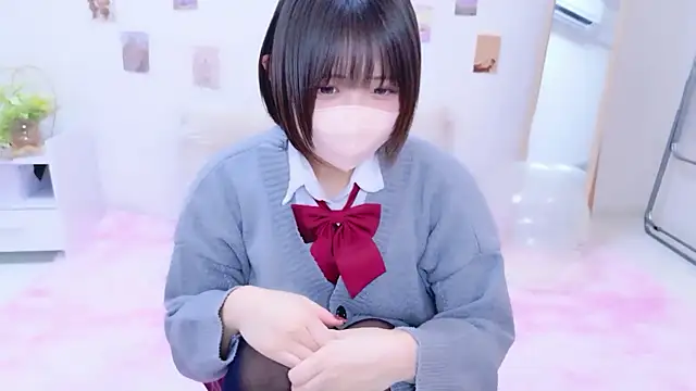 Snapshot of Hinata_Sun chatting on December 3, 2025, 1:31 pm Hinata Sun online show from December 3, 2025, 1:31 pm