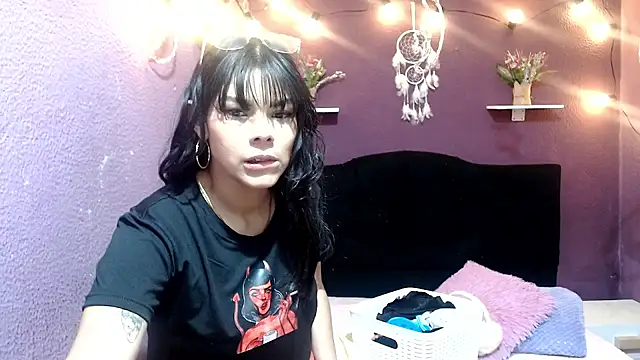 brenda smile33 online show from September 17, 2025, 1:35 pm