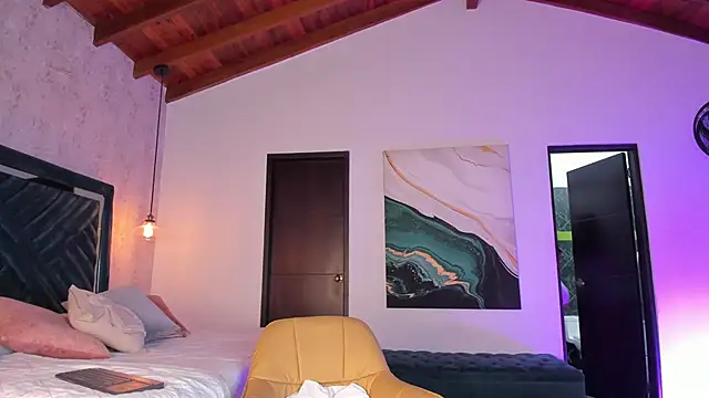 Sofi Moreno online show from September 30, 2025, 11:59 am