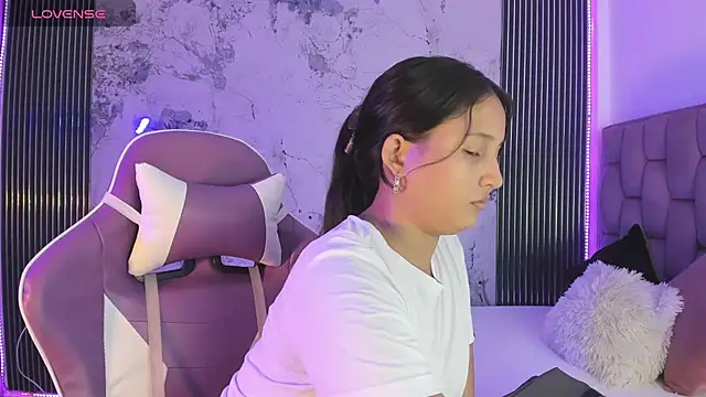 Snapshot of Laly_Cherry_ chatting on October 15, 2025, 12:38 pm Laly Cherry online show from October 15, 2025, 12:38 pm