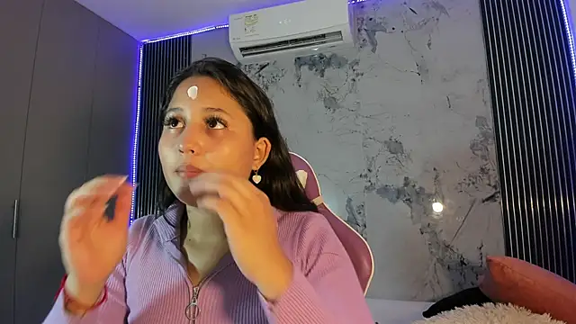 Snapshot of Laly_Cherry_ chatting on October 22, 2025, 12:38 pm Laly Cherry online show from October 22, 2025, 12:38 pm