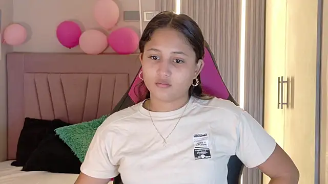 Snapshot of Laly_Cherry_ chatting on November 20, 2025, 12:16 pm Laly Cherry online show from November 20, 2025, 12:16 pm