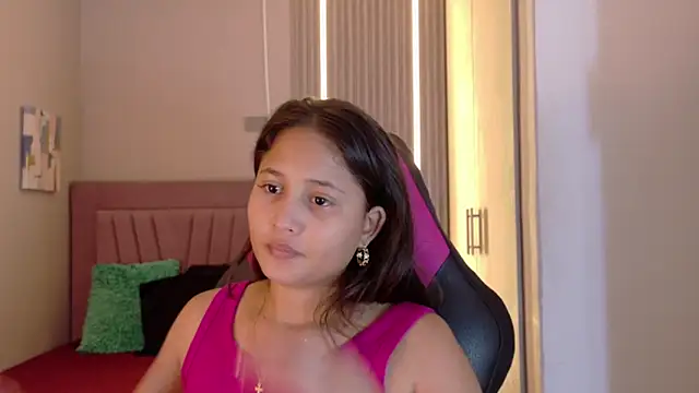 Snapshot of Laly_Cherry_ chatting on November 28, 2025, 12:30 pm Laly Cherry online show from November 28, 2025, 12:30 pm