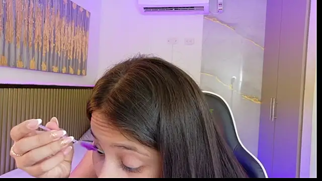 Snapshot of Laly_Cherry_ chatting on December 14, 2025, 12:32 pm Laly Cherry online show from December 14, 2025, 12:32 pm