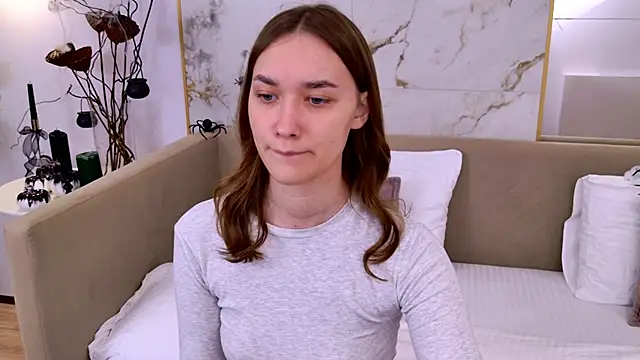 Snapshot of AmadaReine chatting on October 27, 2025, 4:11 pm AmadaReine online show from October 27, 2025, 4:11 pm