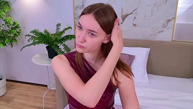 Snapshot of AmadaReine chatting on November 10, 2025, 4:17 pm AmadaReine online show from November 10, 2025, 4:17 pm