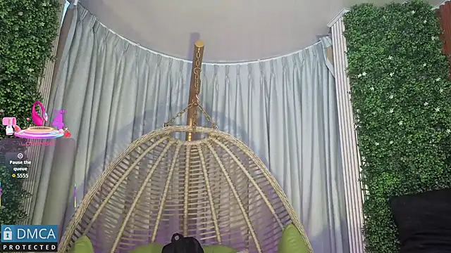 Kiara Zahiri   online show from October 25, 2025, 10:56 am