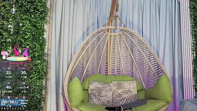 Kiara Zahiri   online show from November 4, 2025, 11:09 am