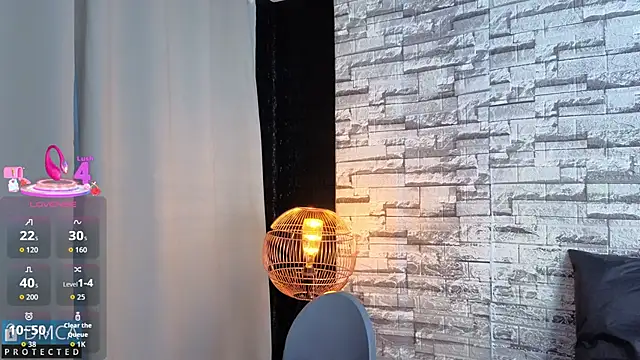 Kiara Zahiri   online show from November 24, 2025, 10:59 am