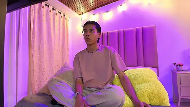 camilo nom online show from September 27, 2025, 4:06 am