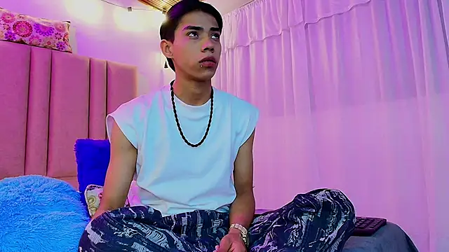 camilo nom online show from October 21, 2025, 5:41 am