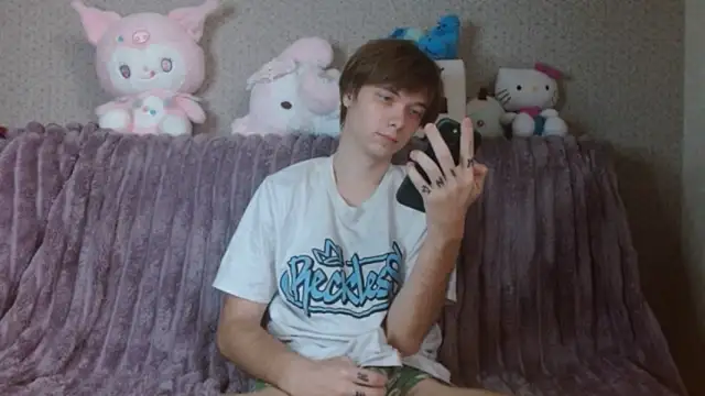 Snapshot of hilt_on_ chatting on October 25, 2025, 7:27 am hilt on online show from October 25, 2025, 7:27 am