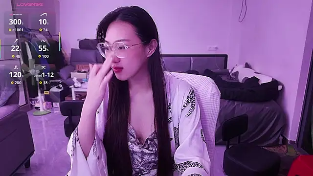 Snapshot of Linbaibai chatting on October 13, 2025, 4:40 pm Linbaibai online show from October 13, 2025, 4:40 pm