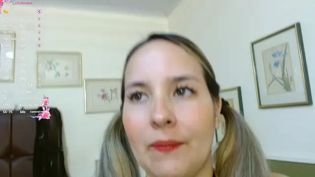 Snapshot of juliana_soto1 chatting on October 18, 2025, 11:55 am juliana soto1 online show from October 18, 2025, 11:55 am
