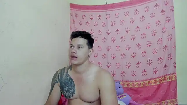 Snapshot of EclipseandFlame chatting on November 24, 2025, 2:06 pm EclipseandFlame online show from November 24, 2025, 2:06 pm