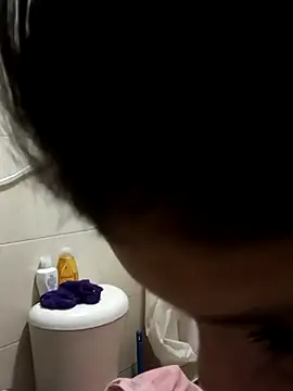 LunaAndOrion online show from October 5, 2025, 12:53 am