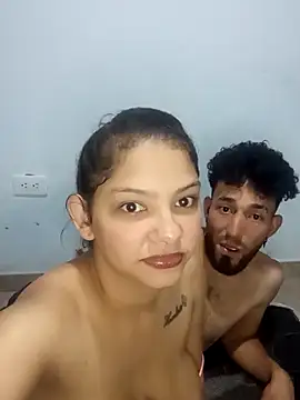 LunaAndOrion online show from November 3, 2025, 4:03 am