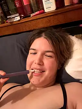 IssadoraaPink online show from October 2, 2025, 5:20 pm