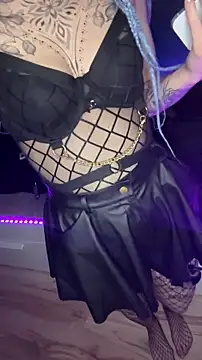 hottcouple00 online show from December 14, 2025, 10:25 pm