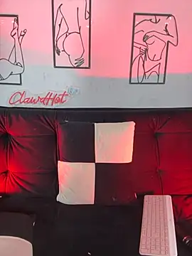 Clawd hot online show from November 24, 2025, 1:44 pm