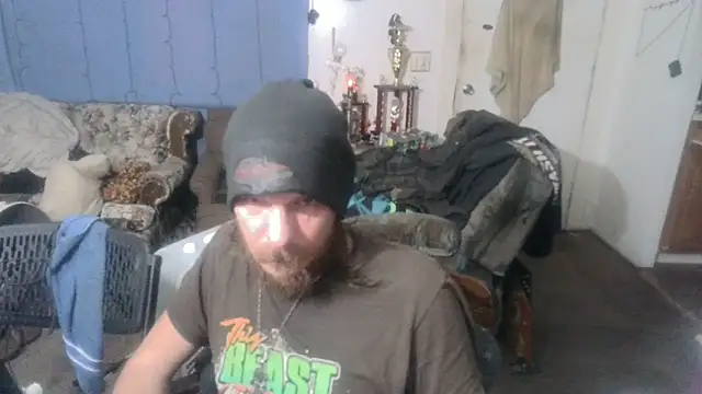 Snapshot of Poundtown1226 chatting on September 14, 2025, 2:11 am Poundtown1226 online show from September 14, 2025, 2:11 am