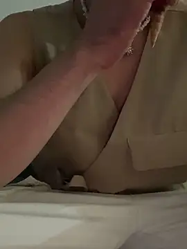 anhkiet huang online show from September 20, 2025, 10:44 pm