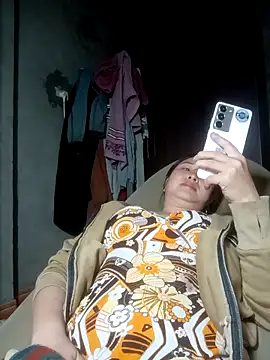 suki-lady online show from November 15, 2025, 1:14 am