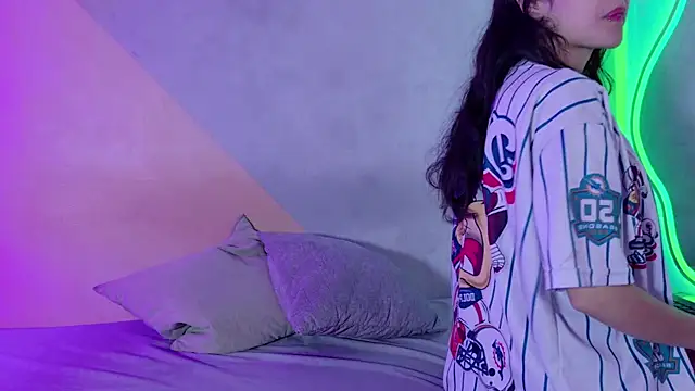 Snapshot of Laura_and_Kevin chatting on September 18, 2025, 2:30 pm Laura and Kevin online show from September 18, 2025, 2:30 pm